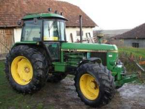 Tractor JOHN DEERE 3040
