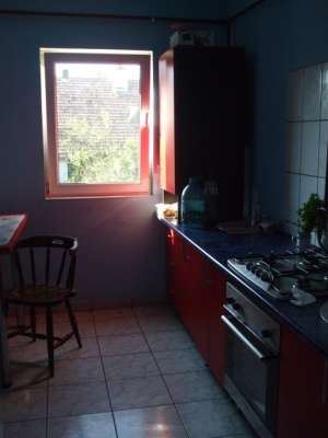 Vand apartament cu 4 camere