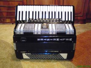 Vand acordeon weltmeister S4,  120 basi,  impecabil