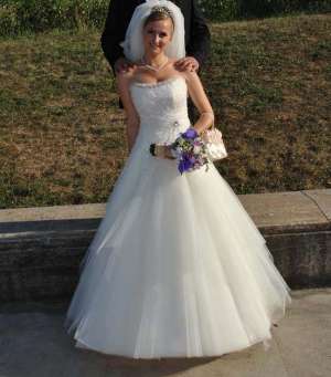 vand rochie mireasa NavaBride