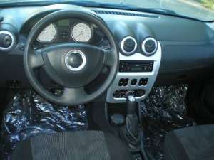 VAND DACIA SANDERO LAUREAT