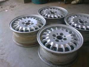 Vand 4 jenti de bmw