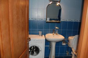 2 camere 70 mp,       Titan,       zona Ilioara