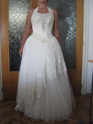 Vand rochie mireasa tip printesa