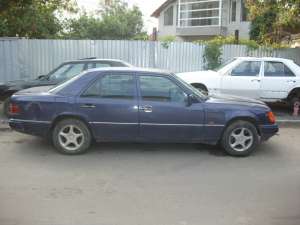 Dezmembrez Mercedes 250 Turbo Disel
