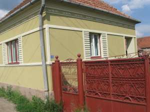 Vand casa de locuit