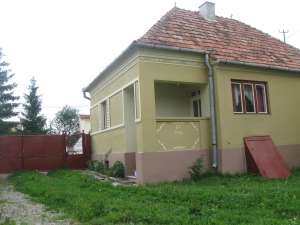 Vand casa de locuit