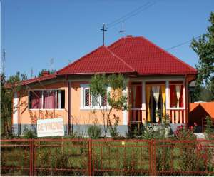 falticeni 2200mp teren cu vila si diverse anexe