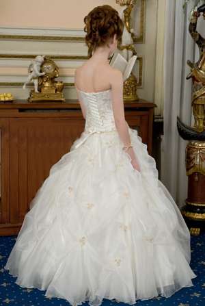 Vand rochie de mireasa crem Coralina Calin Events