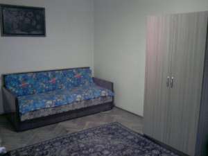 inchiriez 1 camera la apartament de 2 camere 100 EURO