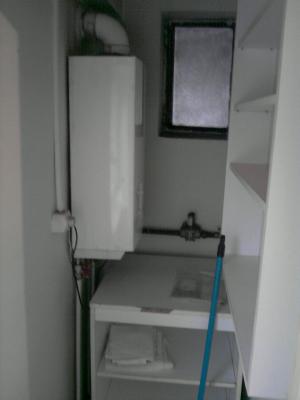 inchiriez 1 camera la apartament de 2 camere 100 EURO