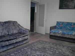 inchiriez 1 camera la apartament de 2 camere 100 EURO