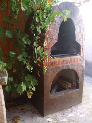 Schimb casa  ia Jud Constanta cu apartament 2-3 cam Braila