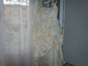 vand rochi mireasa