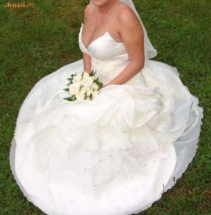 Vand Rochie de Mireasa  +Costum Mire