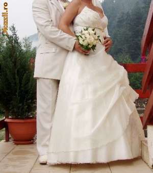 Vand Rochie de Mireasa  +Costum Mire