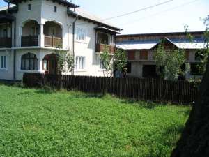 Particular vand/schimb/inchiriez vila Pitesti