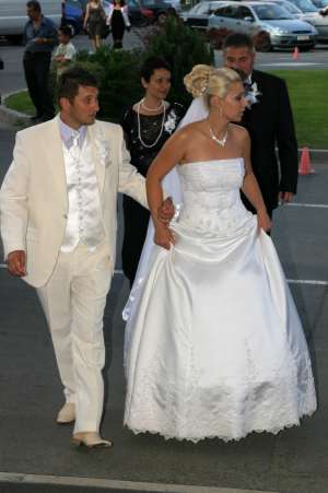 vand rochie de mireasa