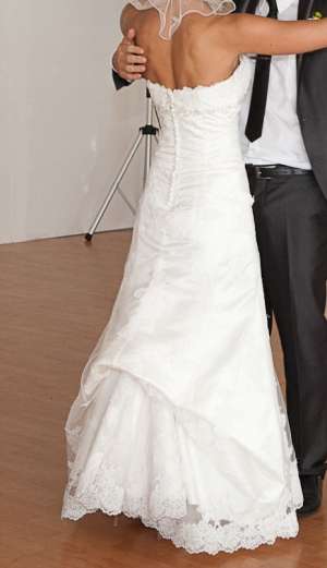 Vand/Inchiriez rochie mireasa model 2010 Luis Santana-pret special