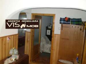 ONESTI,  VAND APARTAMENT CU 4 CAMERE ULTRACENTRAL,  45000 EURO