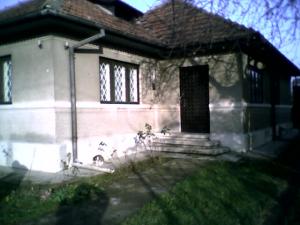 VAND CASA LANGA CAMPINA