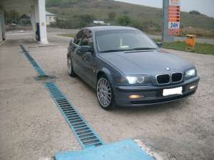 BMW 323I