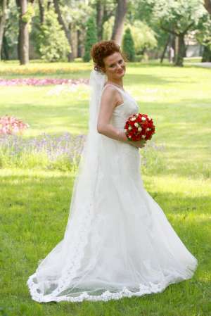 Vand rochie mireasa La Sposa in stare excelenta