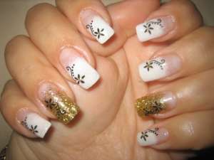 Extensii unghii cu gel