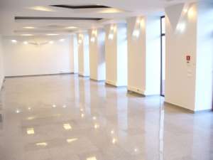 spatiu comercial central