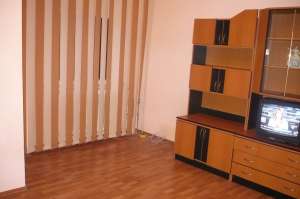 Ofer spre inchiriere apartament cu 2 camere