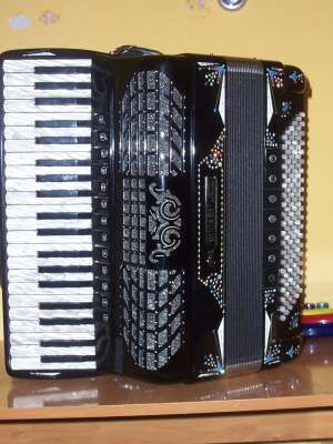 vand acordeon in stare exceptionala BUgari Armando