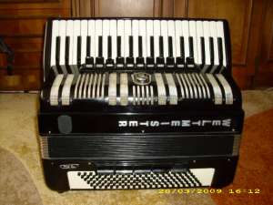 Vand acordeon weltmeister S4,  120 basi. stare impecabil