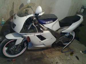 yamaha fzr 1000    (1003 cm, 145 cp)