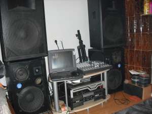 VAND SISTEM AUDIO BOXE EMINENCE 400W + MIXER