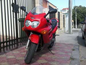 SUZUKI GSX 600 F