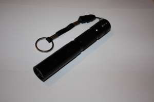 Laser albastru pointer 500mw arde lemn,     chibrite doar trecute prin raza laser,     topeste plast