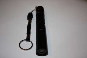 Laser albastru pointer 500mw arde lemn,     chibrite doar trecute prin raza laser,     topeste plast