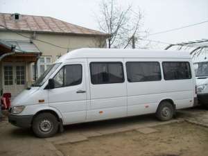 Inchiriez Mercedes Sprinter 16 locuri