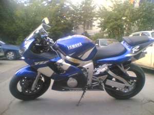 Yamaha r6 din 2002 3600 Euro