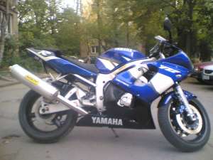 Yamaha r6 din 2002 3600 Euro