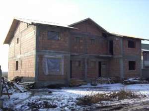 Vila in Duplex Domnesti