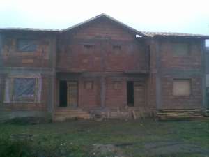 Vila in Duplex Domnesti