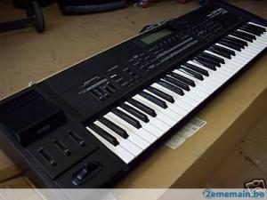 KORG i30,  KORG PA80,  ROLAND XP60