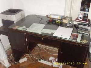 Mobilier de lemn de nuc