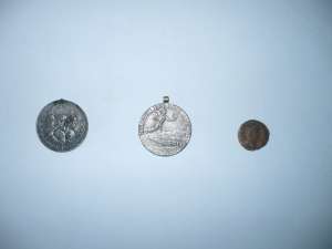 vand moneda antica si 2 medalioane