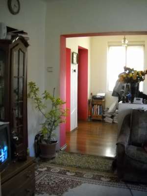 Vand casa caramida