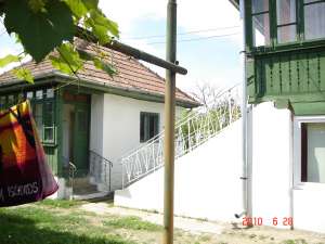 2 imobile ,    130 mp locuibili,    1000 mp curte si gradina