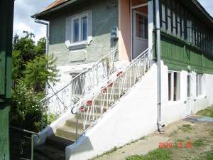 2 imobile ,    130 mp locuibili,    1000 mp curte si gradina
