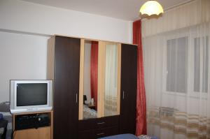 SCHIMB 2 CAMERE CU 3 SAU 4