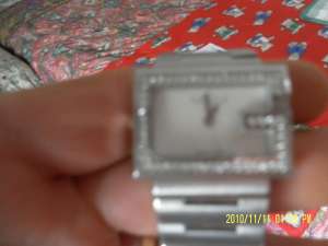 VAND CEAS GUCCI CU DIAMANTE